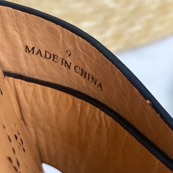 CAPE COD SHOE SUPPLY Co Black Sandals - Picture 4 of 5